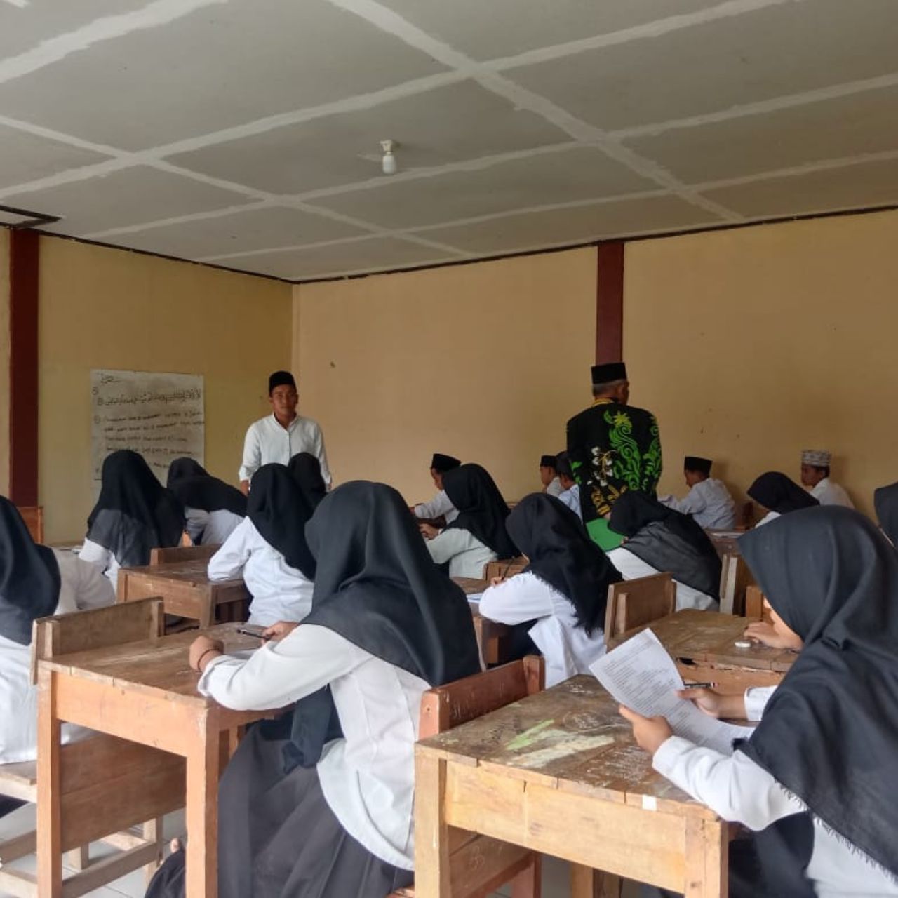 aktivitas yayasan pondok pesantren sullamul futuhat